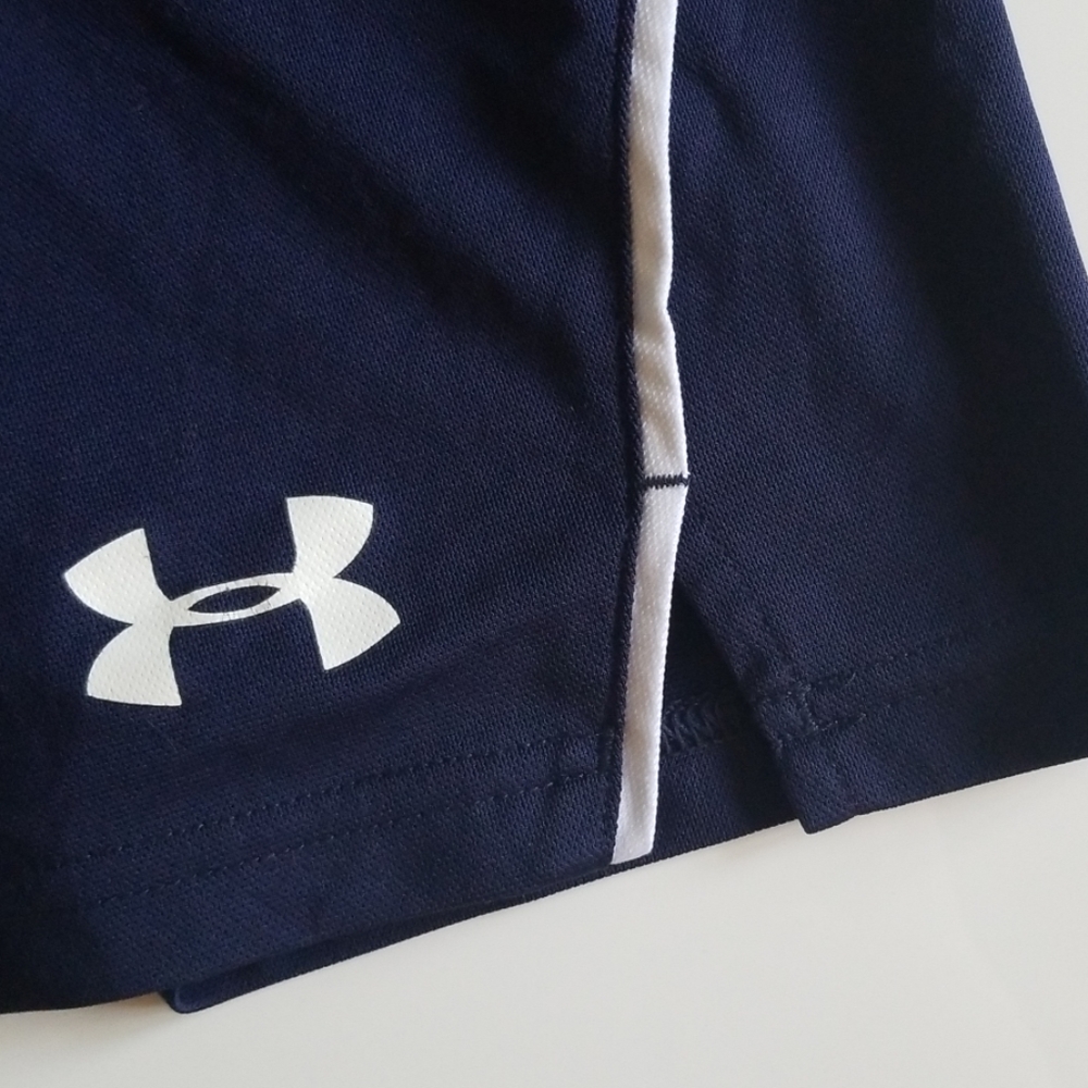 🚨SOLD🚨Men's Under Armour Shorts - Picture 4 of 6